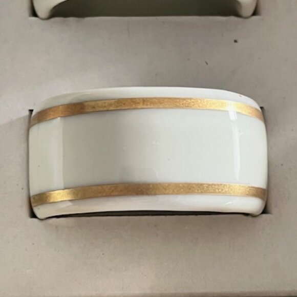 Set of (8) Gorham Vintage Ivory Porcelain and Gold Napkin Rings with Box - Picture 3 of 6